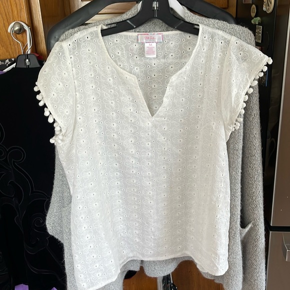 Stella Parker Tops - Stella Parker Flowers Med White V-neck